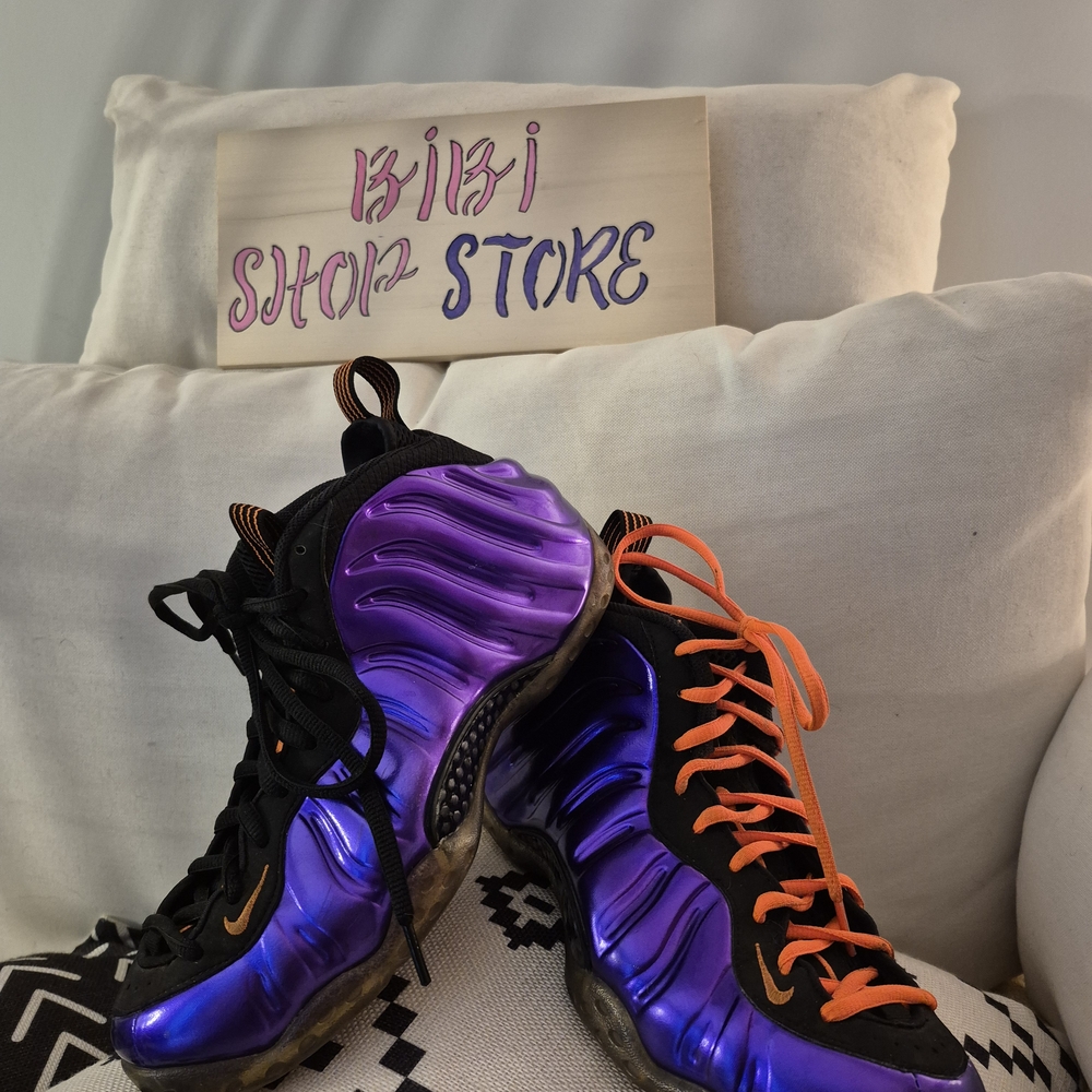 Men's Athletic Shoes in Purple and Black